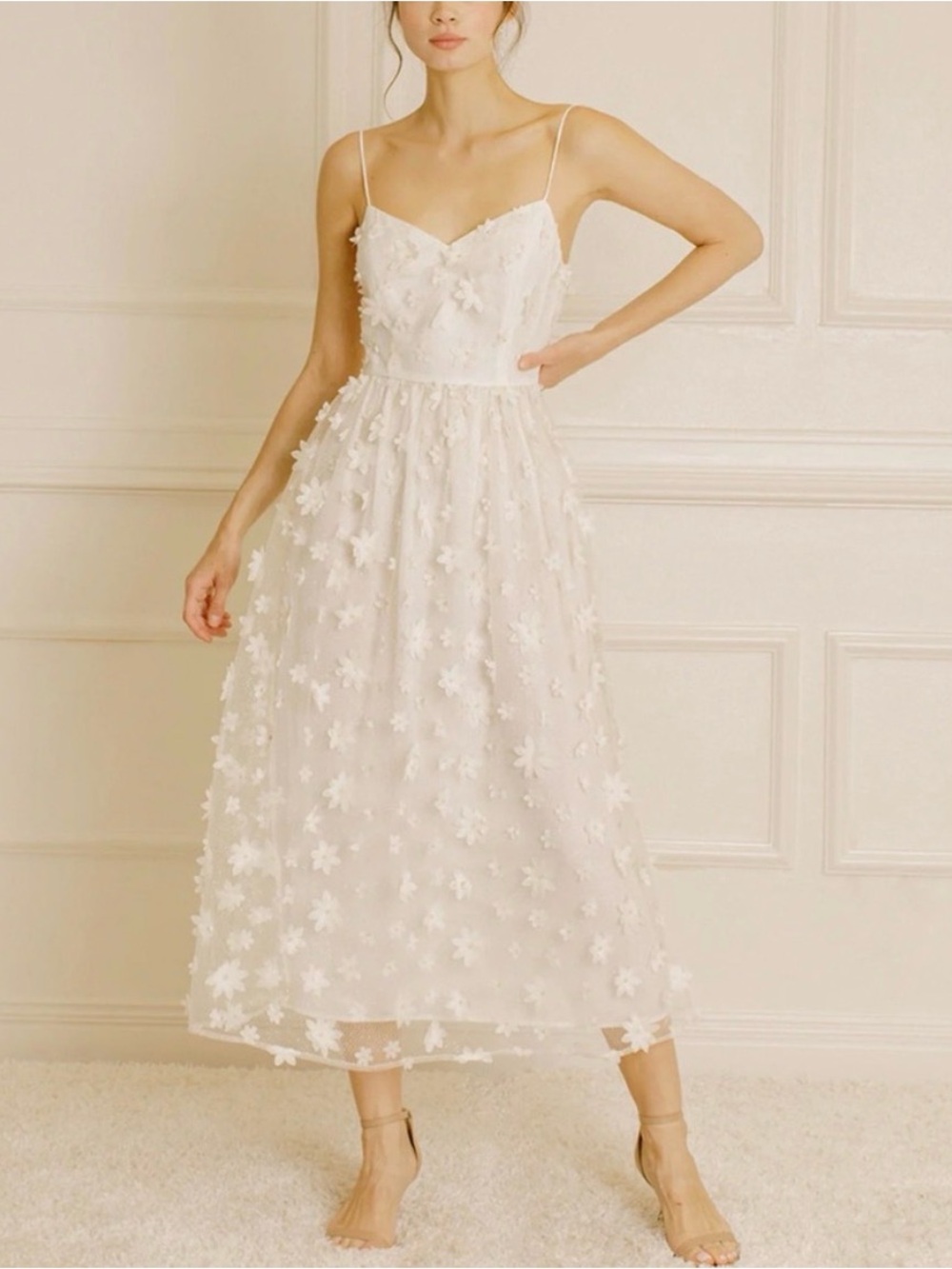 Storia White 3D flowers Midi Dress